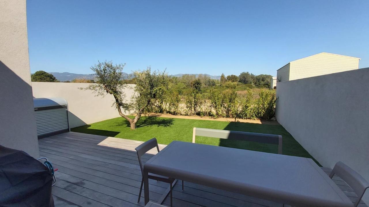 Villa Home Holiday A Cala Rossa Lecci Exterior foto